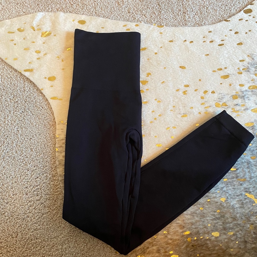 Black Seamless SPANX. Might as well be brand new!